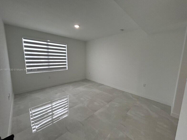 Building Photo - 14608 SW 261st Ter