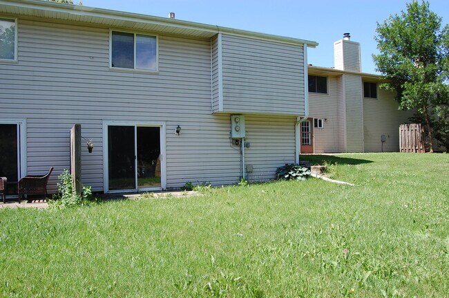 Building Photo - 3724 Clover Cir
