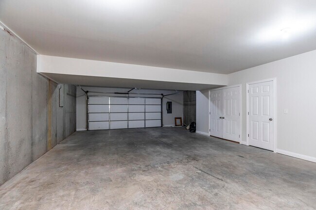 Building Photo - 3277 Beaumont Centre Cir