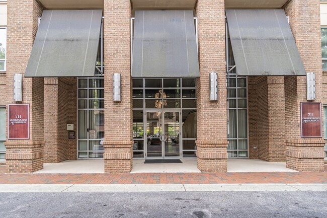Building Photo - Stunning 2-bedroom, 2-bathroom condo locat...