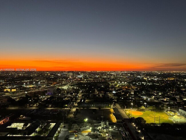 Building Photo - 1600 NE 1st Ave