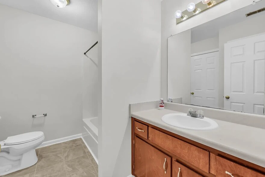 Building Photo - 500 Patriot Park Ct