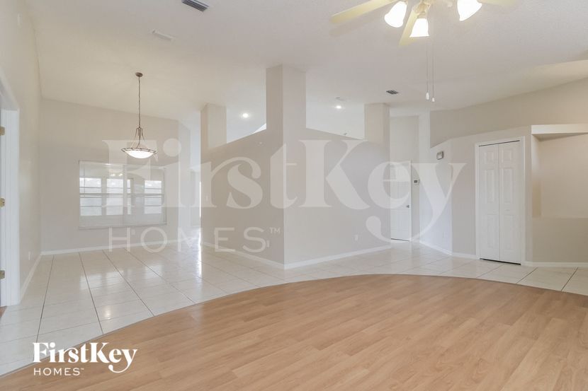 Building Photo - 474 Awin Cir SE