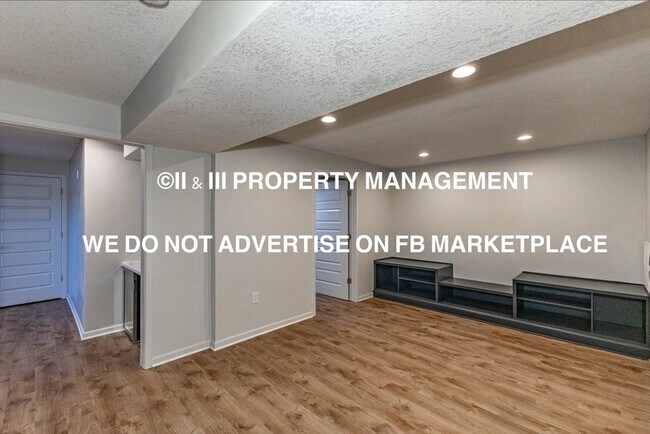 Building Photo - 12566 S Canyon Dr