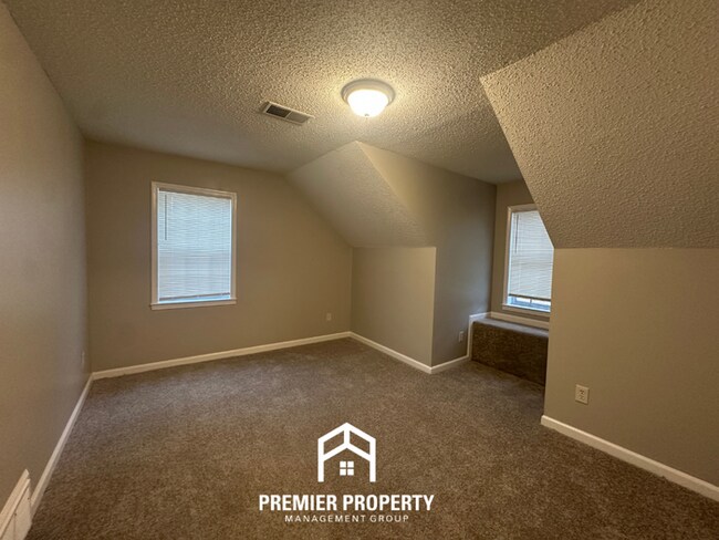 Building Photo - 2814 Baywood Dr