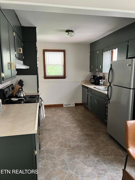 Building Photo - 2404 Tecoma Dr