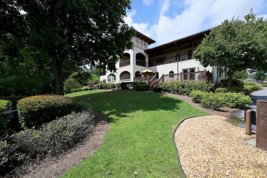 Building Photo - 473 Cuscowilla Dr