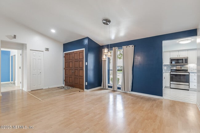Building Photo - 4765 Marsh Hammock Dr W