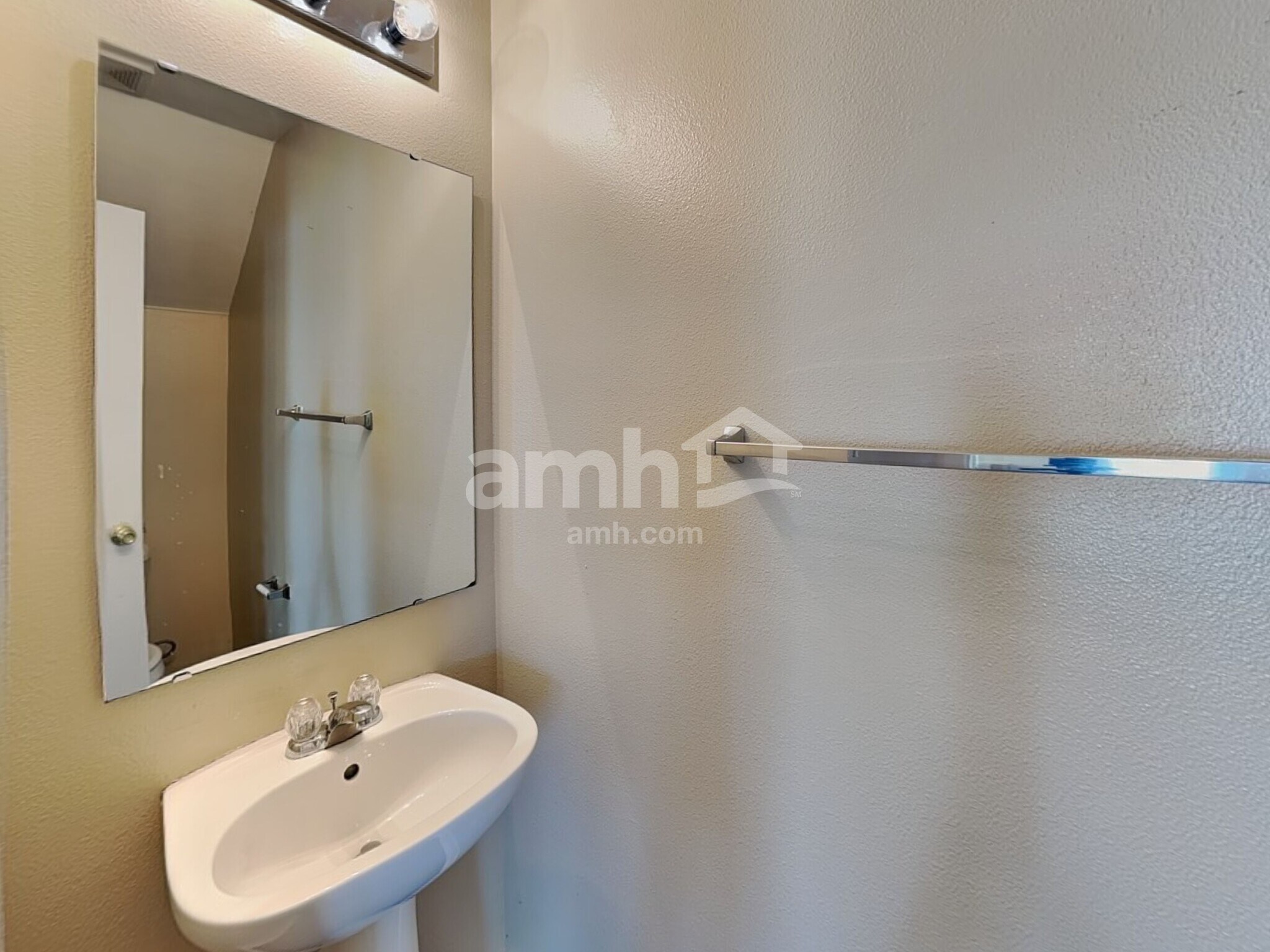 Building Photo - 3347 Hemlock St