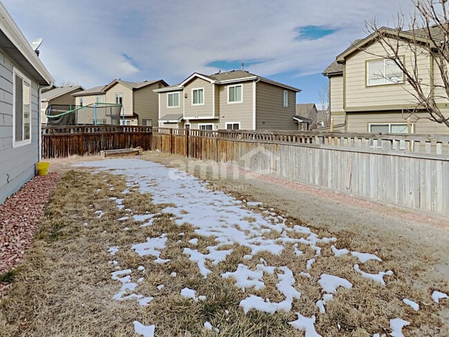 Building Photo - 5067 Sparrow Way