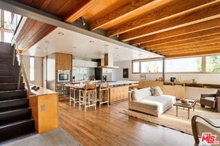 Building Photo - 724 1/2 East Superba Court, Los Angeles, CA 90291 - 2 BR 3 BA house