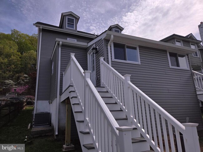Building Photo - 2540 Mount Rd