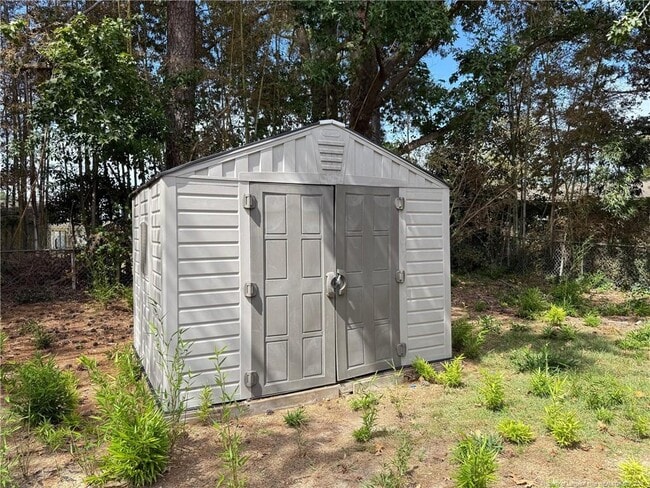 Building Photo - 7069 Candlewood Dr