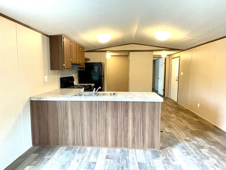 Building Photo - 459 Clay Ridge