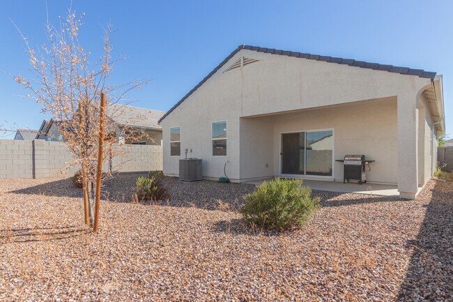 Building Photo - 4708 W Orange Ave
