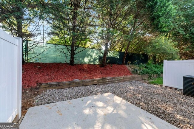 Building Photo - 204 Britt Dr