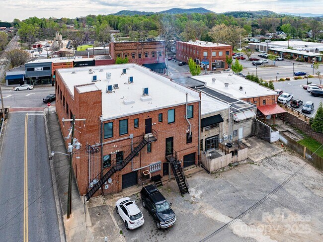 Building Photo - 138 S Main St