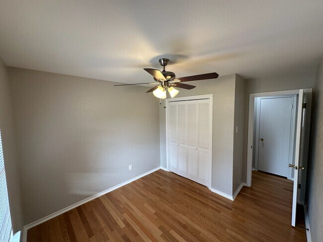 Building Photo - 12101 Scissortail Dr