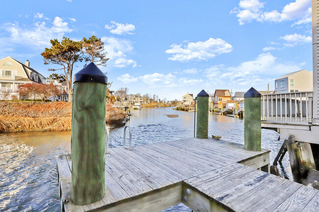 boat dock - 2149 Fairfield Beach Rd