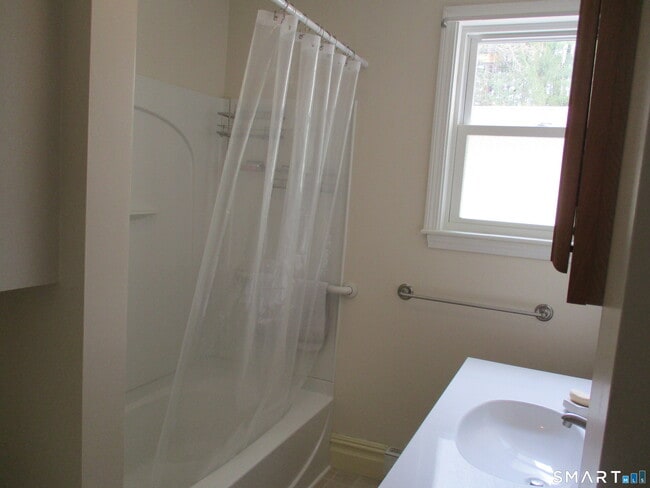 Building Photo - 76 Dog Hill Rd