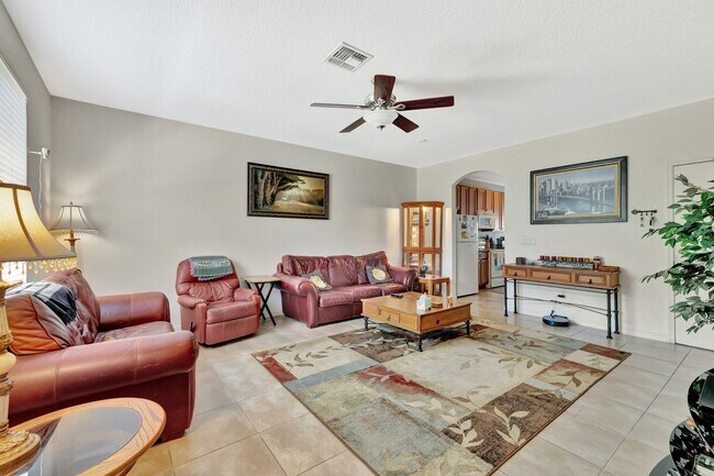Building Photo - 2061 SE Glen Ridge Dr