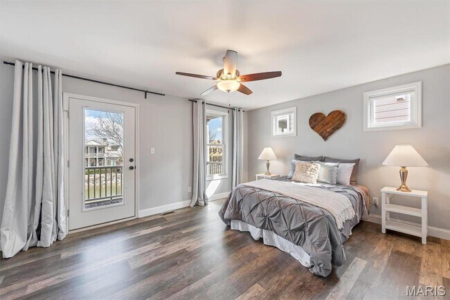 Building Photo - 5044 Arpent St