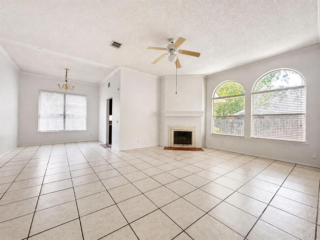 Building Photo - 1903 Balsam Way