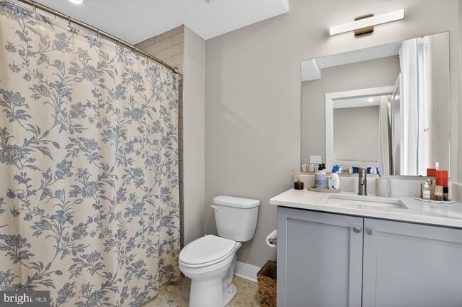 Building Photo - 6712 Ridge Ave