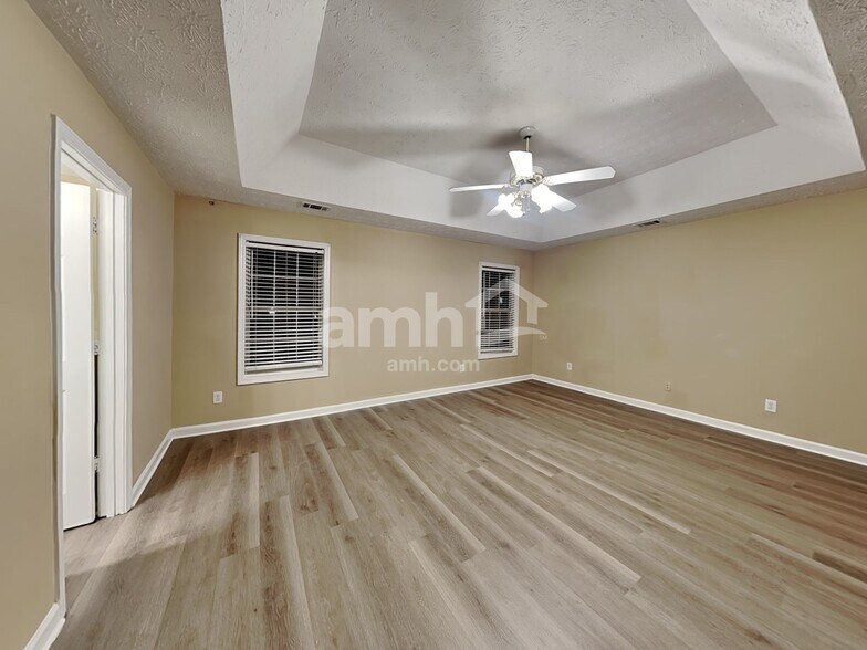 Building Photo - 3355 Brook Lea Dr