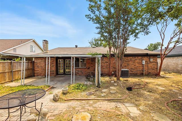 Building Photo - 2307 Montclair Dr