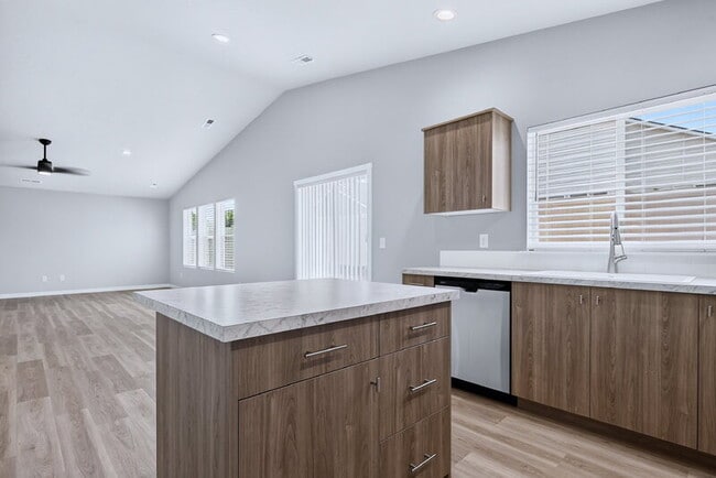 Building Photo - 297 N Madrone Ave