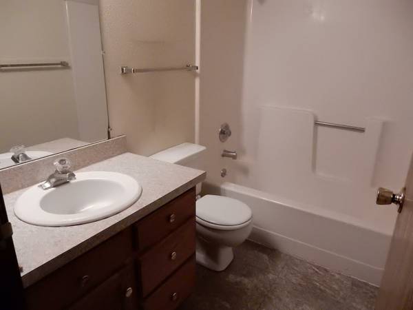 Building Photo - 1422 A St