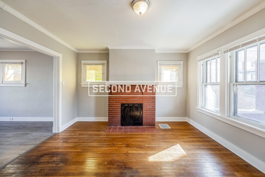 Building Photo - 2930 Stafford St