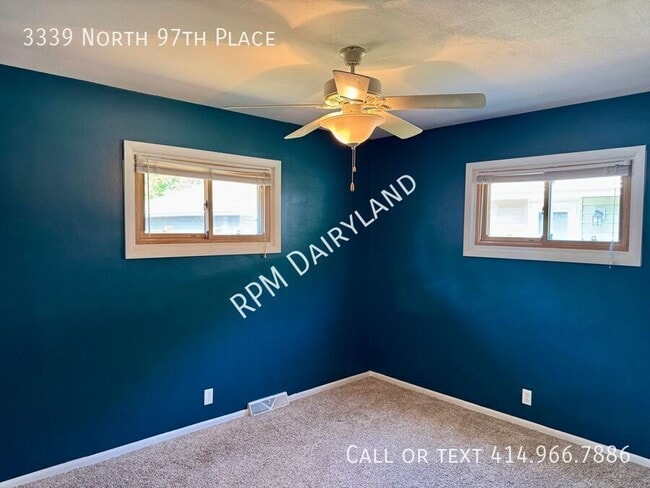 Building Photo - 3339 N 97th Pl