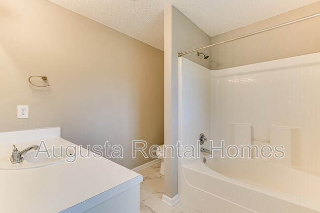 Building Photo - 4416 Hatteras Dr