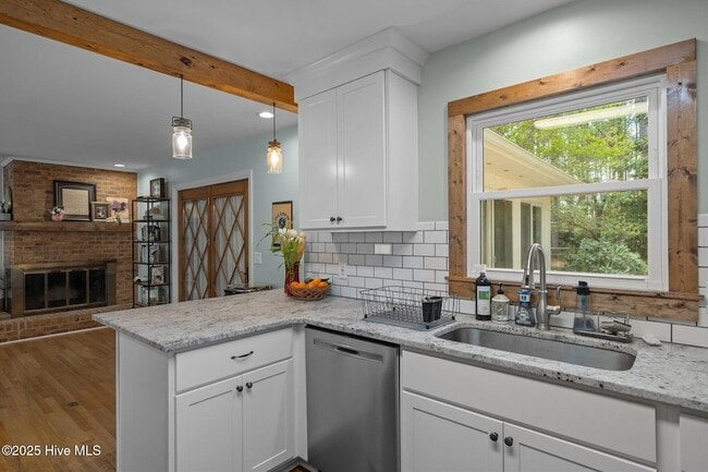 Building Photo - 185 Pine Ridge Dr