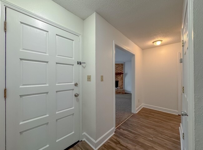 Building Photo - 3735 Donovan Dr