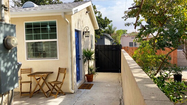 Primary Photo - 3332 Thorpe Ave