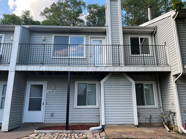 Building Photo - 1409 Farrington St