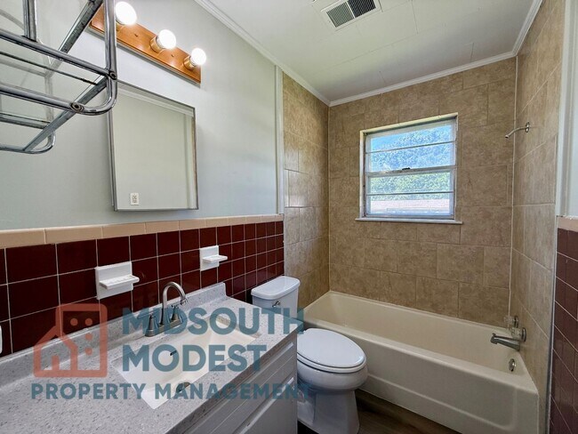 Building Photo - Welcome to this 3 Bedroom/1 Bathroom Home in Paragould AR - $1,200/month