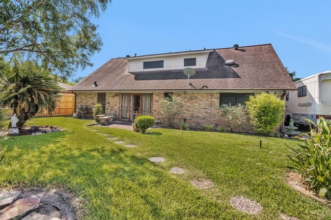 Building Photo - 1102 Mosher Ln