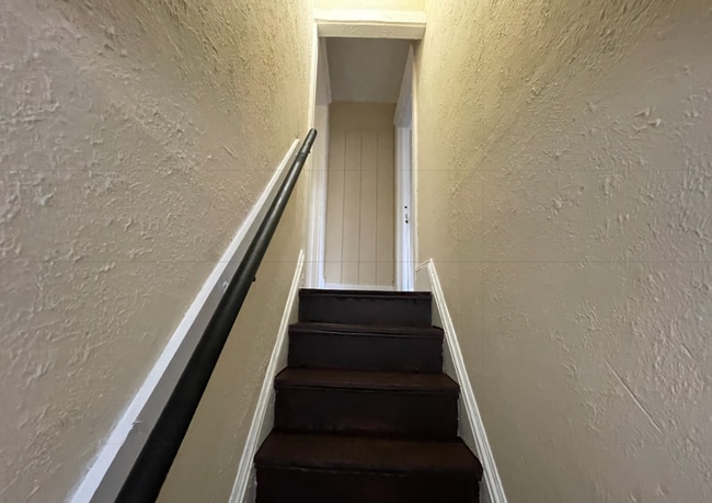 Building Photo - SECTION 8 and EDEN Accepted!! Stunning 4-Bed, 2-Bath Renovation in Lorain!!