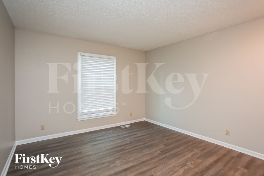 Building Photo - 15102 W 131st St