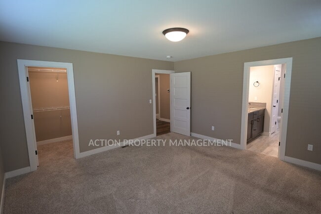 Building Photo - 2 bed + office, 2 bath home in Sequim