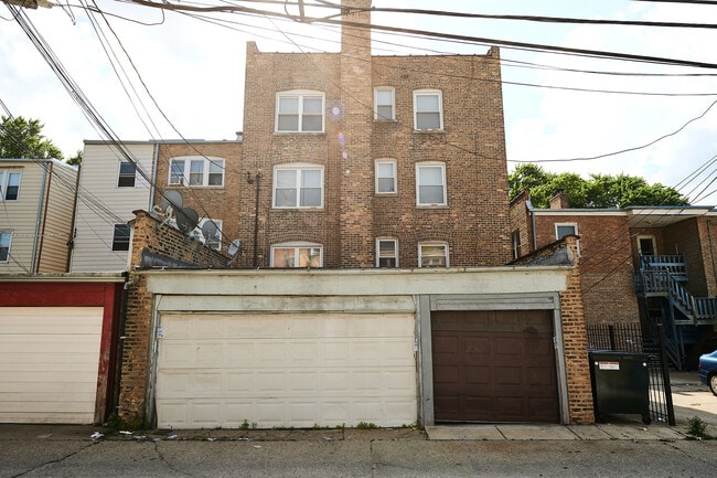 Building Photo - 6333 N Francisco Ave