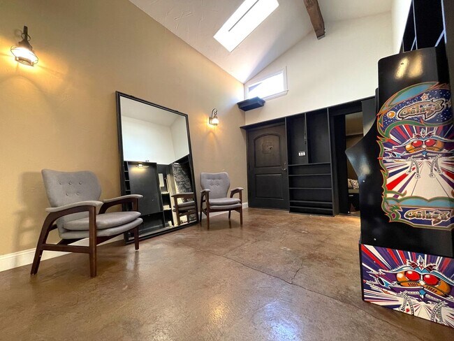 Building Photo - Custom 3-Bed, 2.5 -Bath Retreat with Luxury Features in Reseda