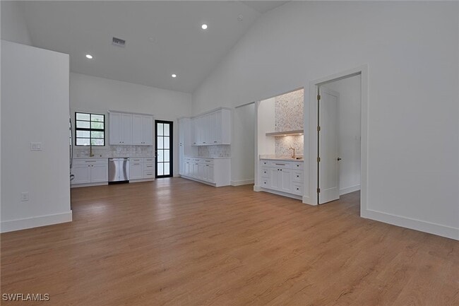 Building Photo - 1373 Shady Ln