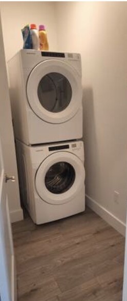 WASHER/DRYER - 408 Brookline St