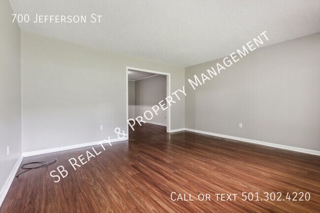Building Photo - 700 Jefferson Dr
