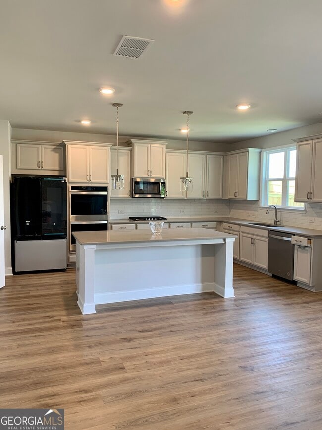 Building Photo - 600 Cunninghame Ct